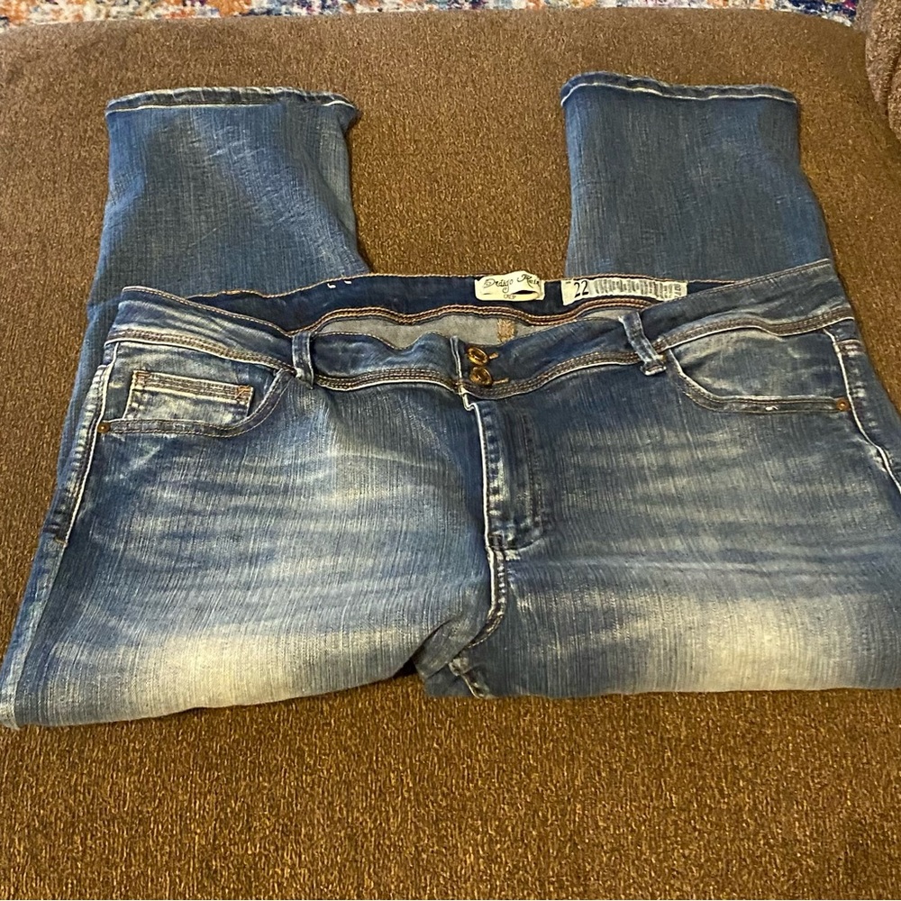 Indigo Rein crop distressed jeans